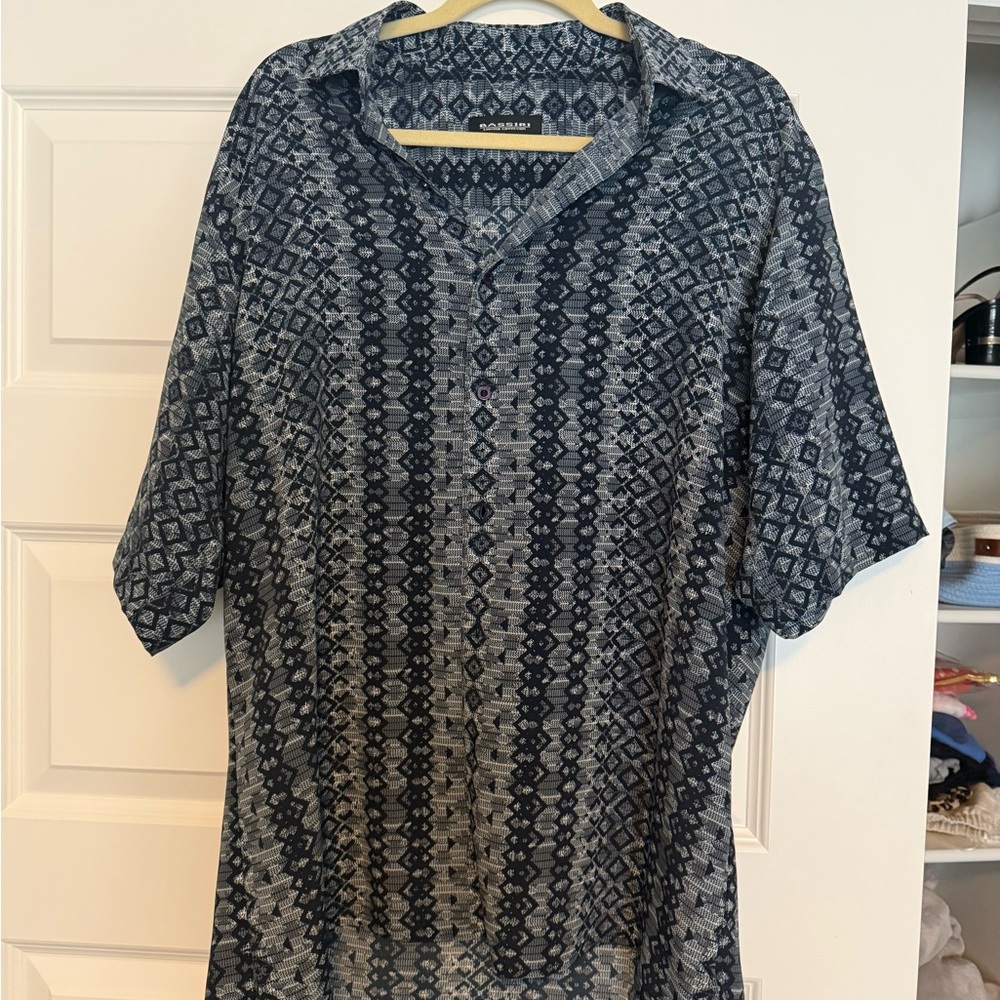 Casual Blue and Gray Patterned Button Down Shirt
